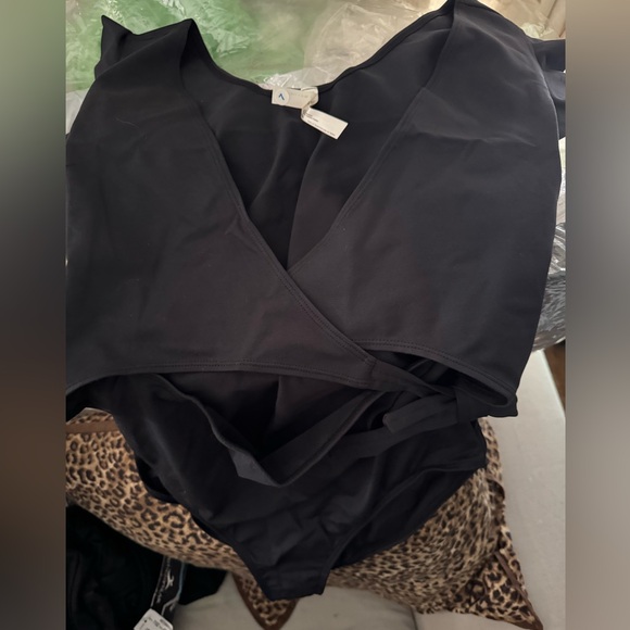 New Free People Medium Movement Streamline Bodysuit black Ruffle Sleeve Yoga - Picture 3 of 5